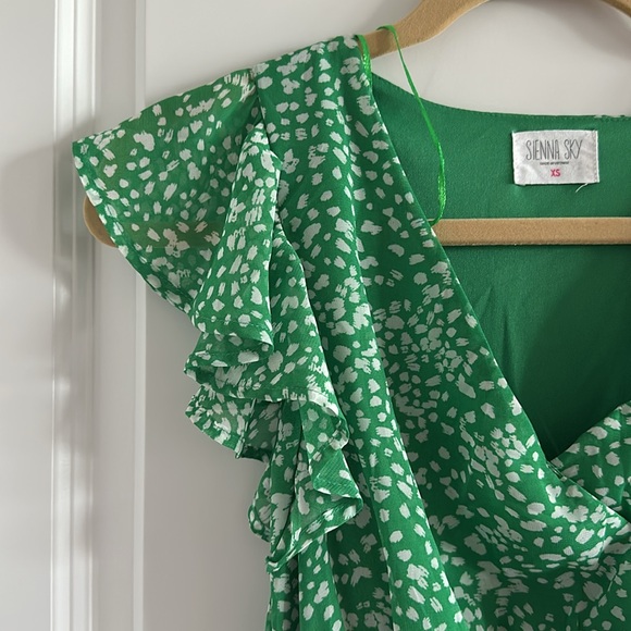 Woman’s Green Mid Calf Smocked V-Neck Dress - Size XS - Picture 3 of 8